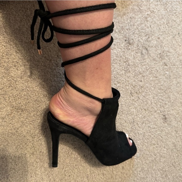 Charlotte Russe Black open toe ankle lace heels size 9 - Picture 13 of 13